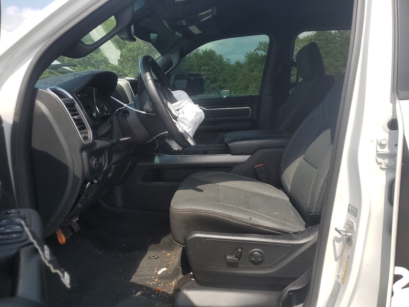 1C6SRFBT3NN221795 2022 Ram 1500 Big Horn/Lone Star