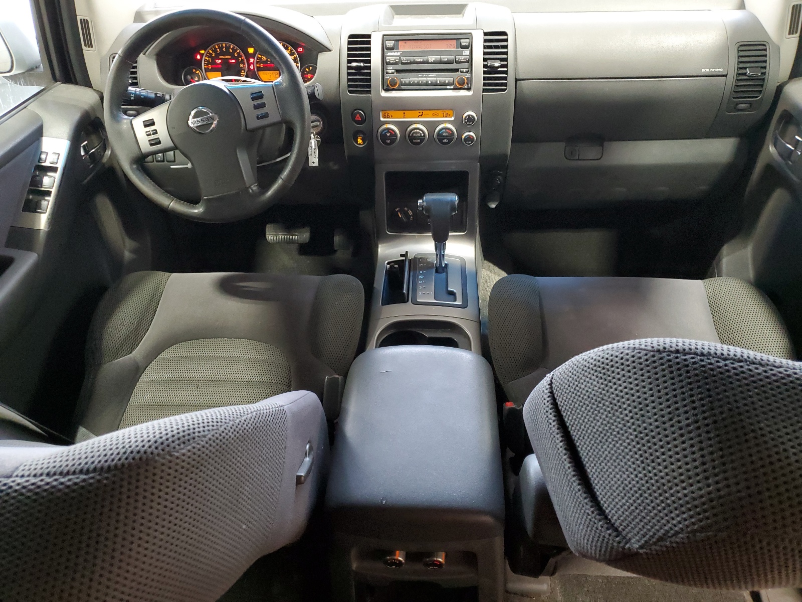 5N1AR18W55C710067 2005 Nissan Pathfinder Le