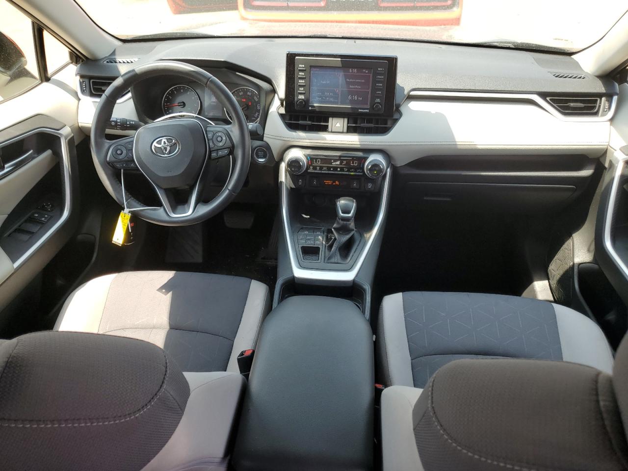 2020 Toyota Rav4 Xle VIN: JTMP1RFV3LJ037271 Lot: 63204724