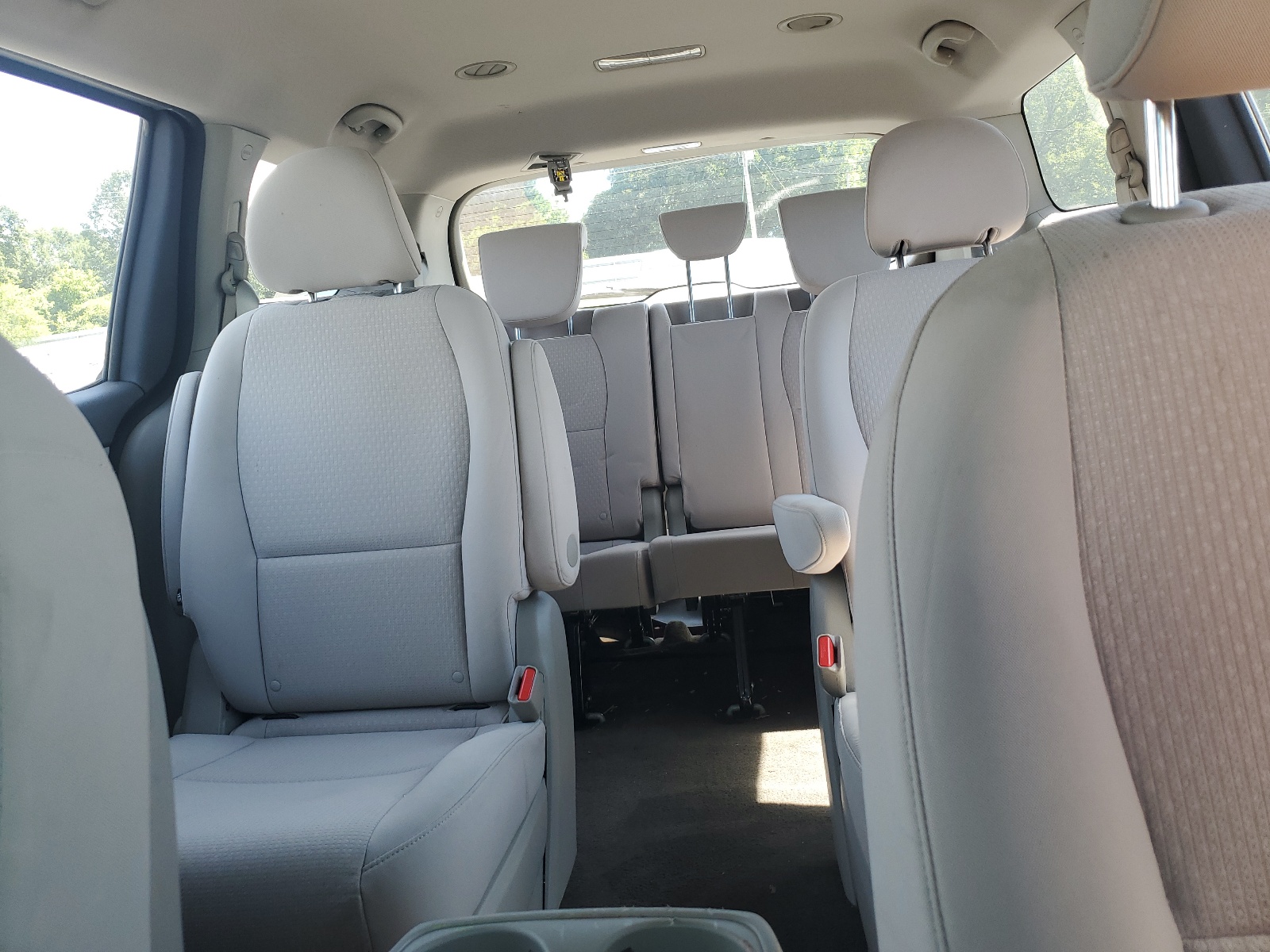 KNDMA5C18H6269839 2017 Kia Sedona L