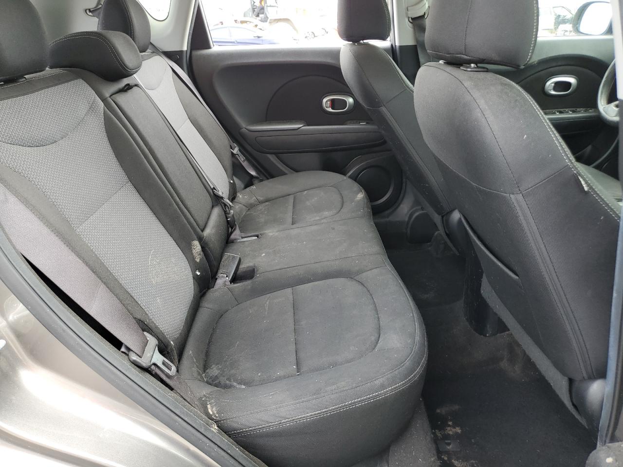 2018 Kia Soul + VIN: KNDJP3A51J7610672 Lot: 61056054