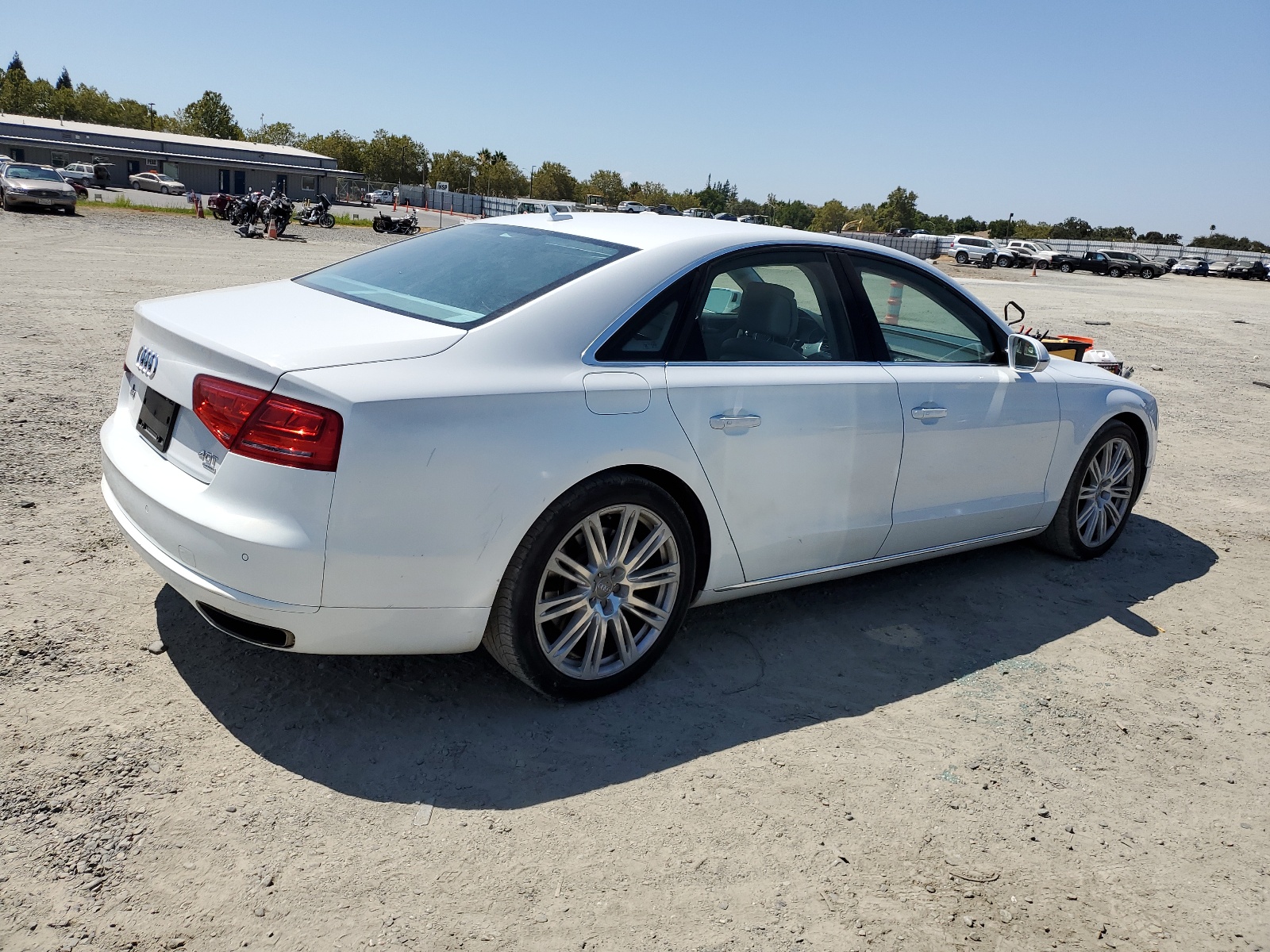 2014 Audi A8 Quattro vin: WAUA2AFD3EN007692