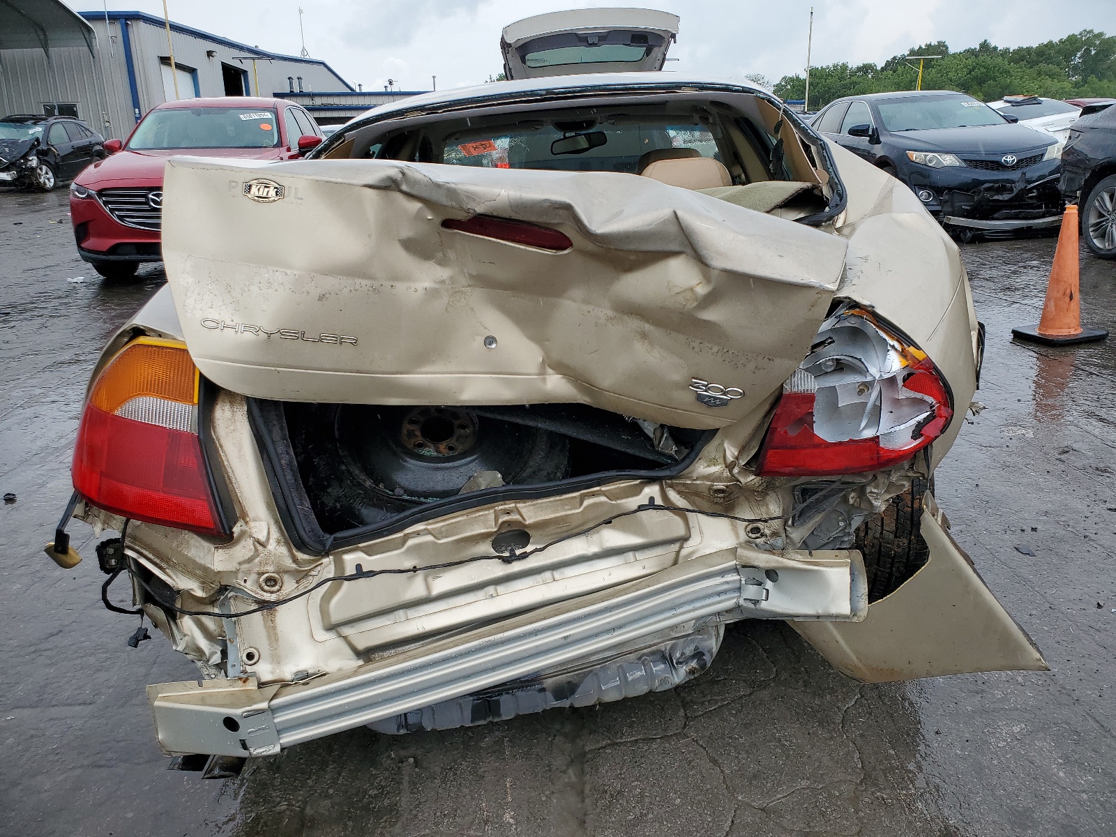 2C3HE66G9YH148221 2000 Chrysler 300M