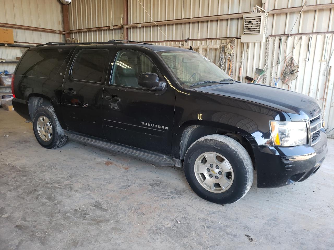 2014 Chevrolet Suburban C1500 Lt VIN: 1GNSCJE00ER197213 Lot: 63880014