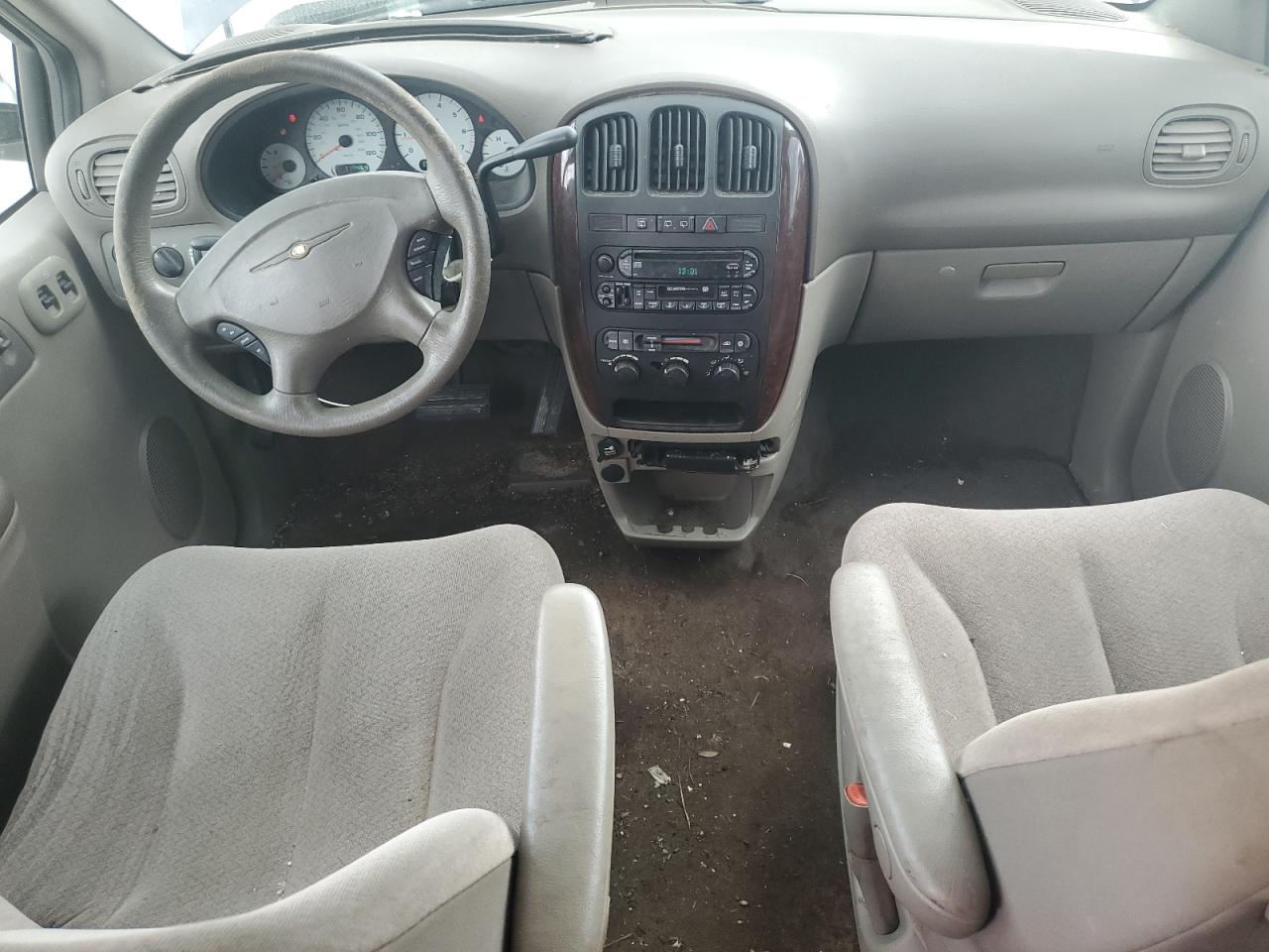 2003 Chrysler Town & Country VIN: 2C4GP24R73R255365 Lot: 61881684