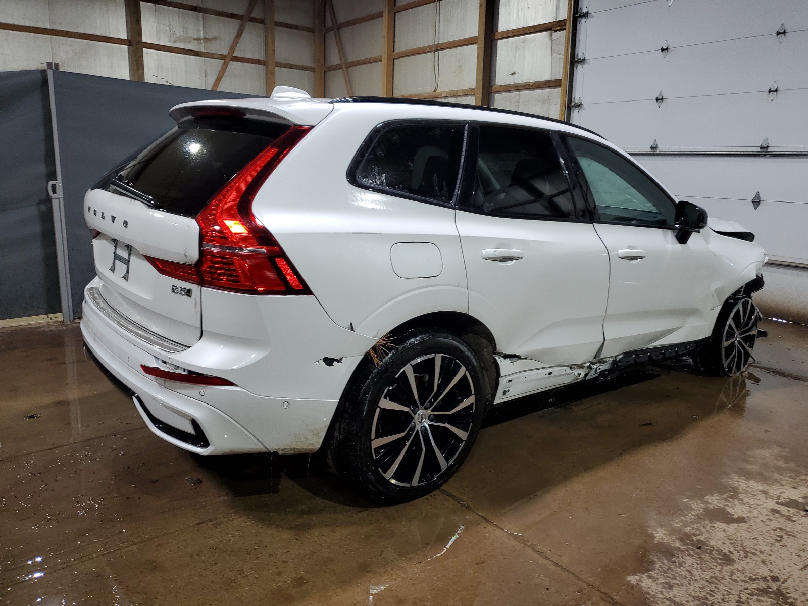 2023 Volvo Xc60 Plus vin: YV4L12RW3P1194196