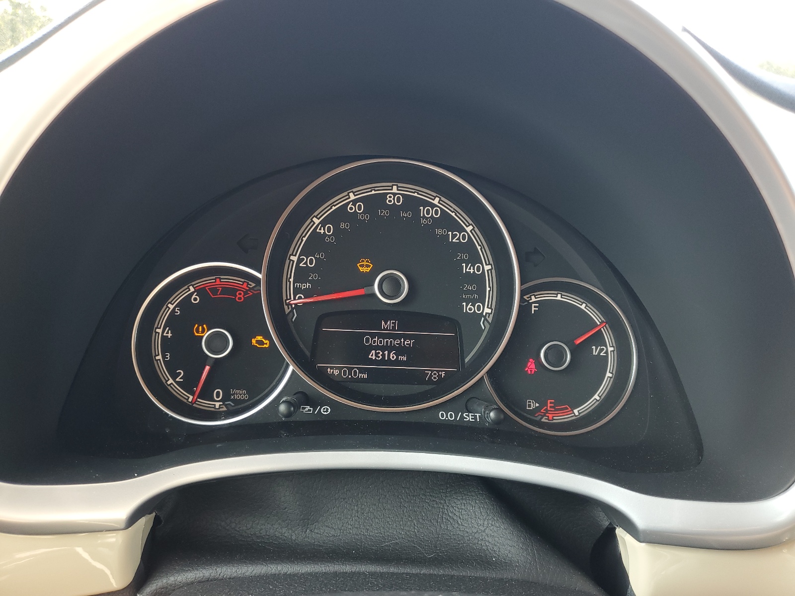 3VW5DAAT7KM507418 2019 Volkswagen Beetle S