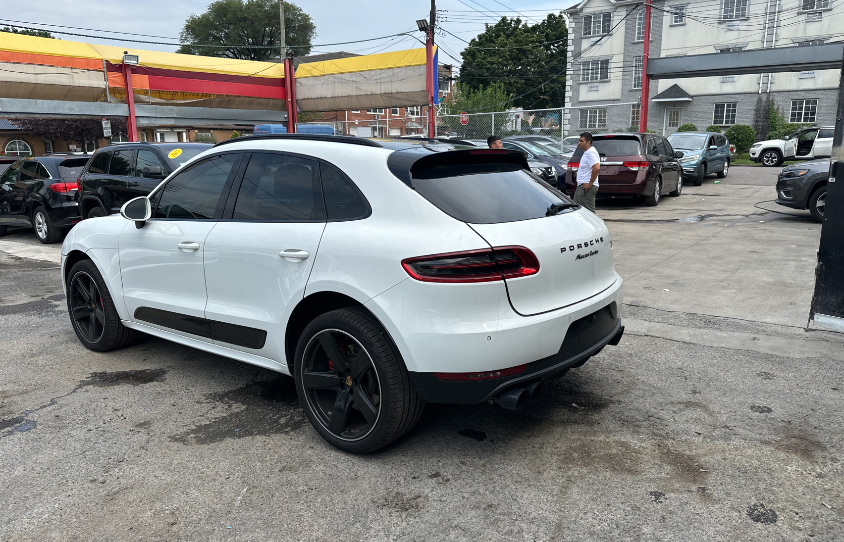 2015 Porsche Macan Turbo vin: WP1AF2A57FLB47768