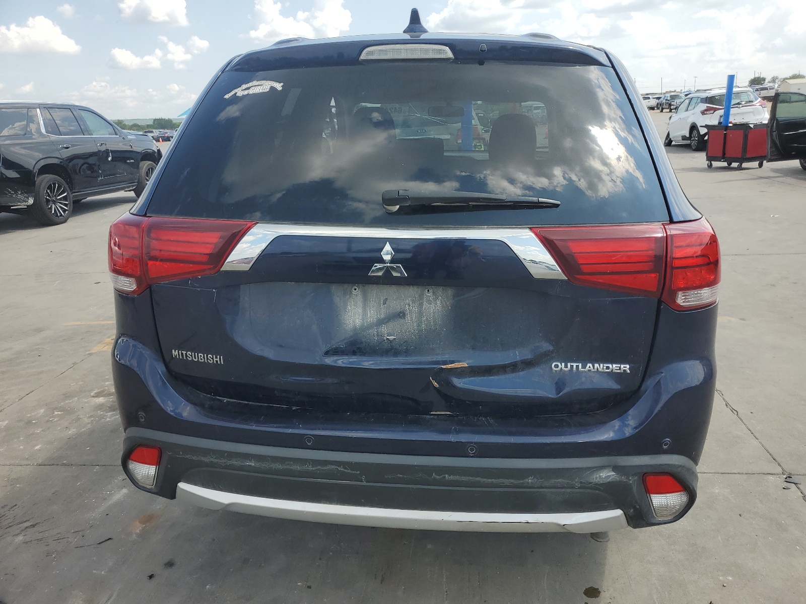 2018 Mitsubishi Outlander Es vin: JA4AD2A32JZ002028