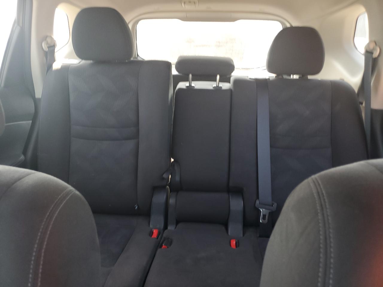 2015 Nissan Rogue S VIN: KNMAT2MV2FP590392 Lot: 64800084