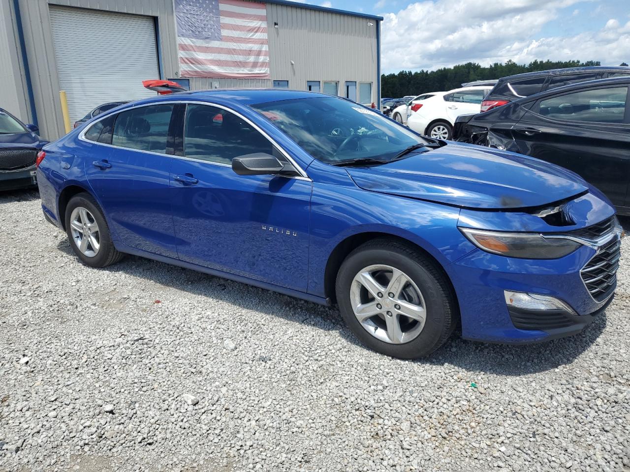2023 Chevrolet Malibu - Image 4