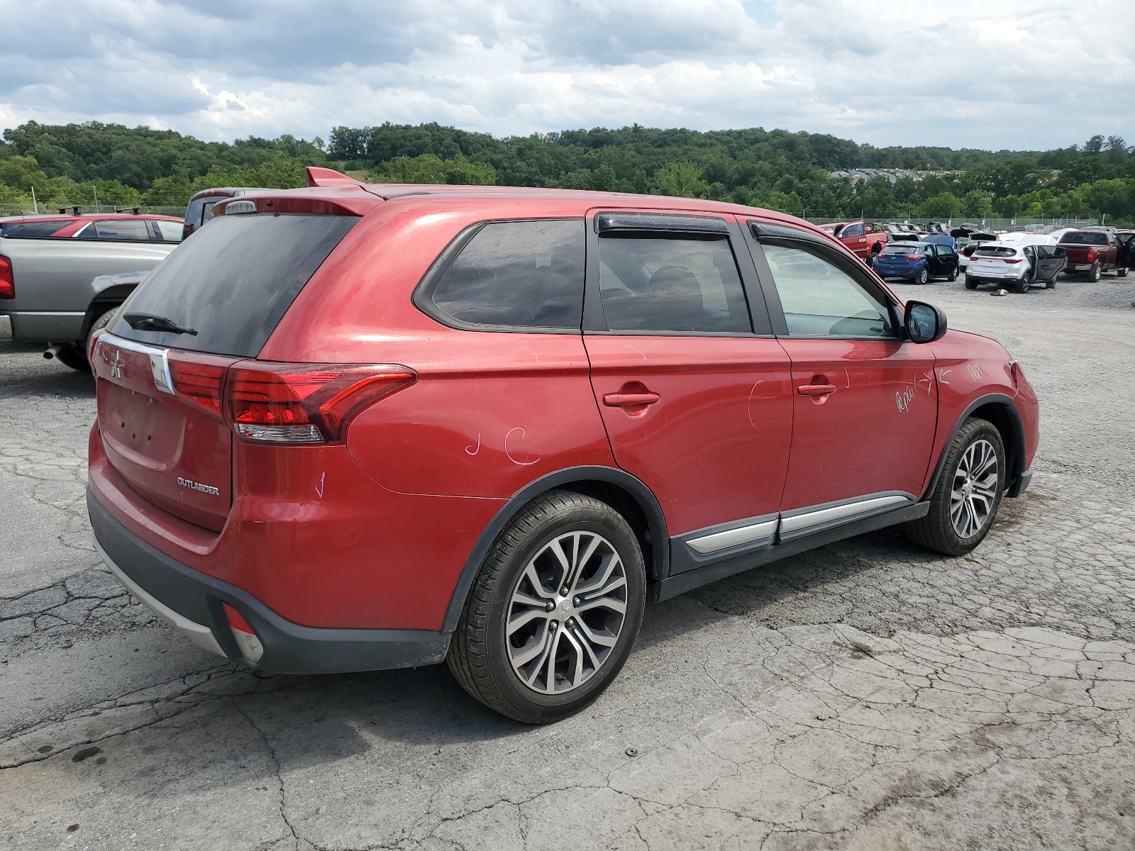 JA4AD2A32JZ033876 2018 Mitsubishi Outlander Es