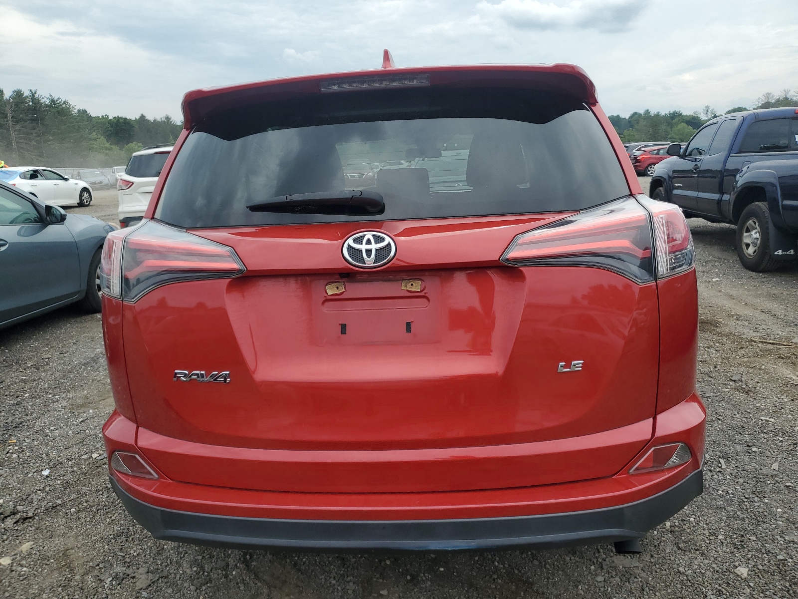 JTMZFREV4HJ144171 2017 Toyota Rav4 Le