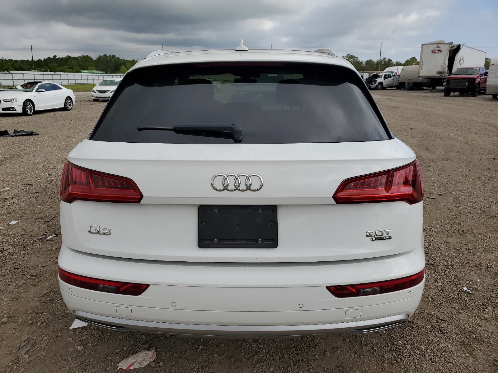 WA1CNAFY1J2116048 2018 Audi Q5 Prestige