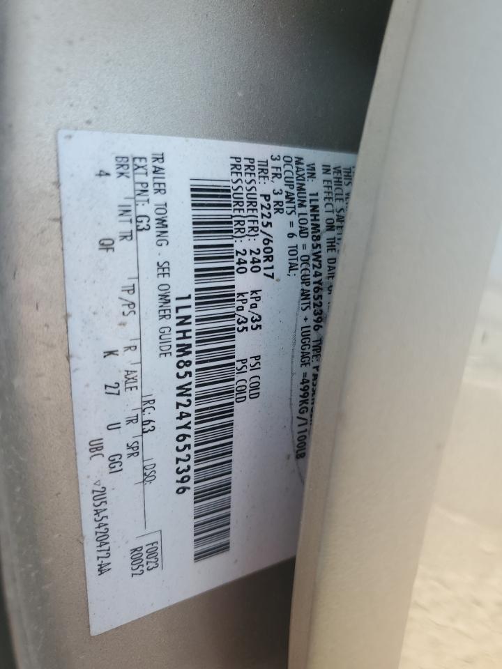 2004 Lincoln Town Car Ultimate Long Wheelbase VIN: 1LNHM85W24Y652396 Lot: 63002754