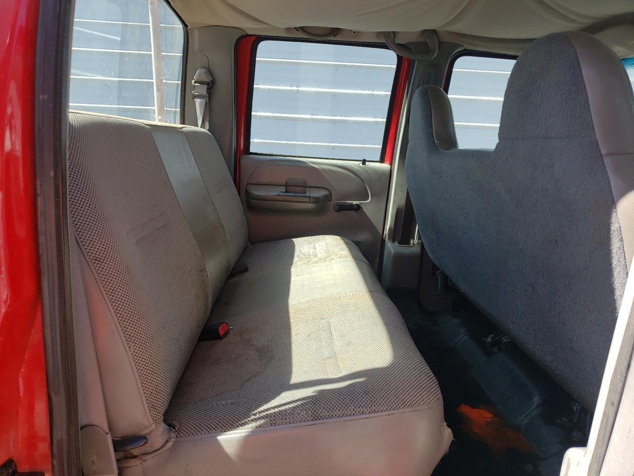 2004 Ford F250 - Image 10