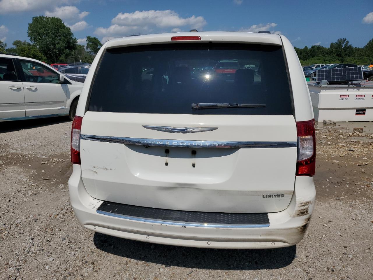 2011 Chrysler Town & Country Limited VIN: 2A4RR6DG0BR784335 Lot: 63923014