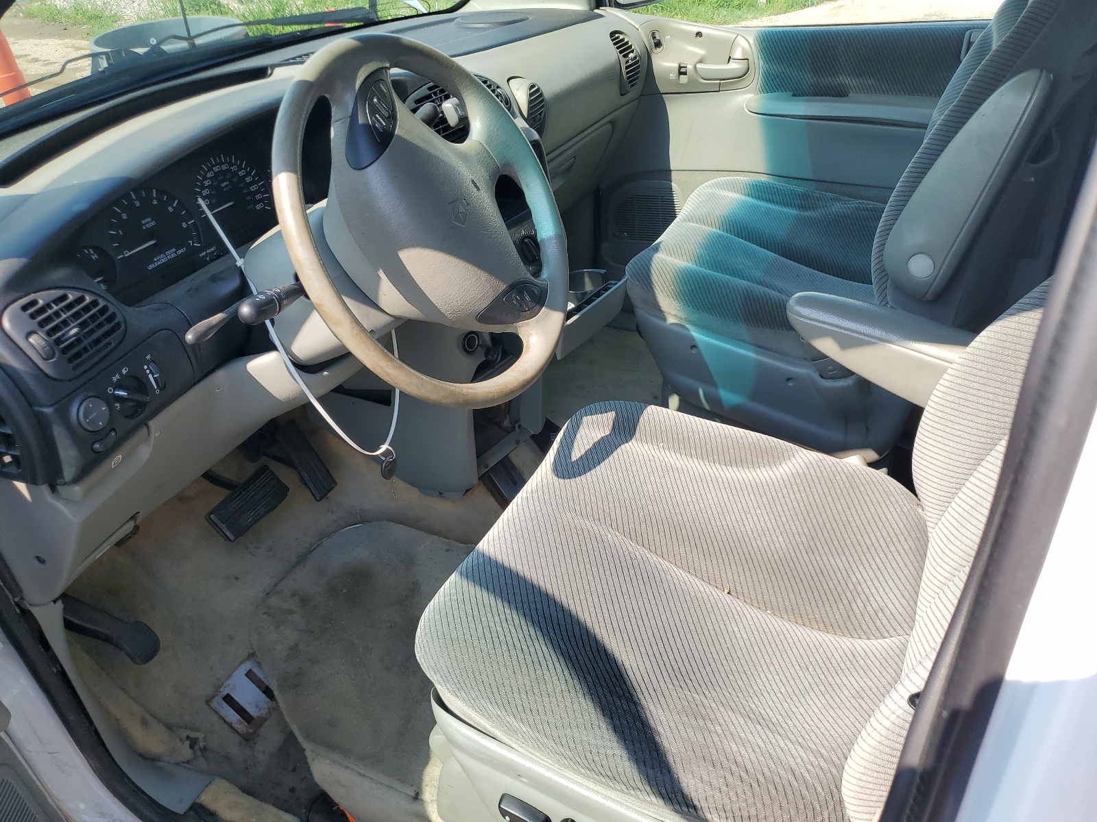 1B4GP54R8TB465213 1996 Dodge Grand Caravan Le