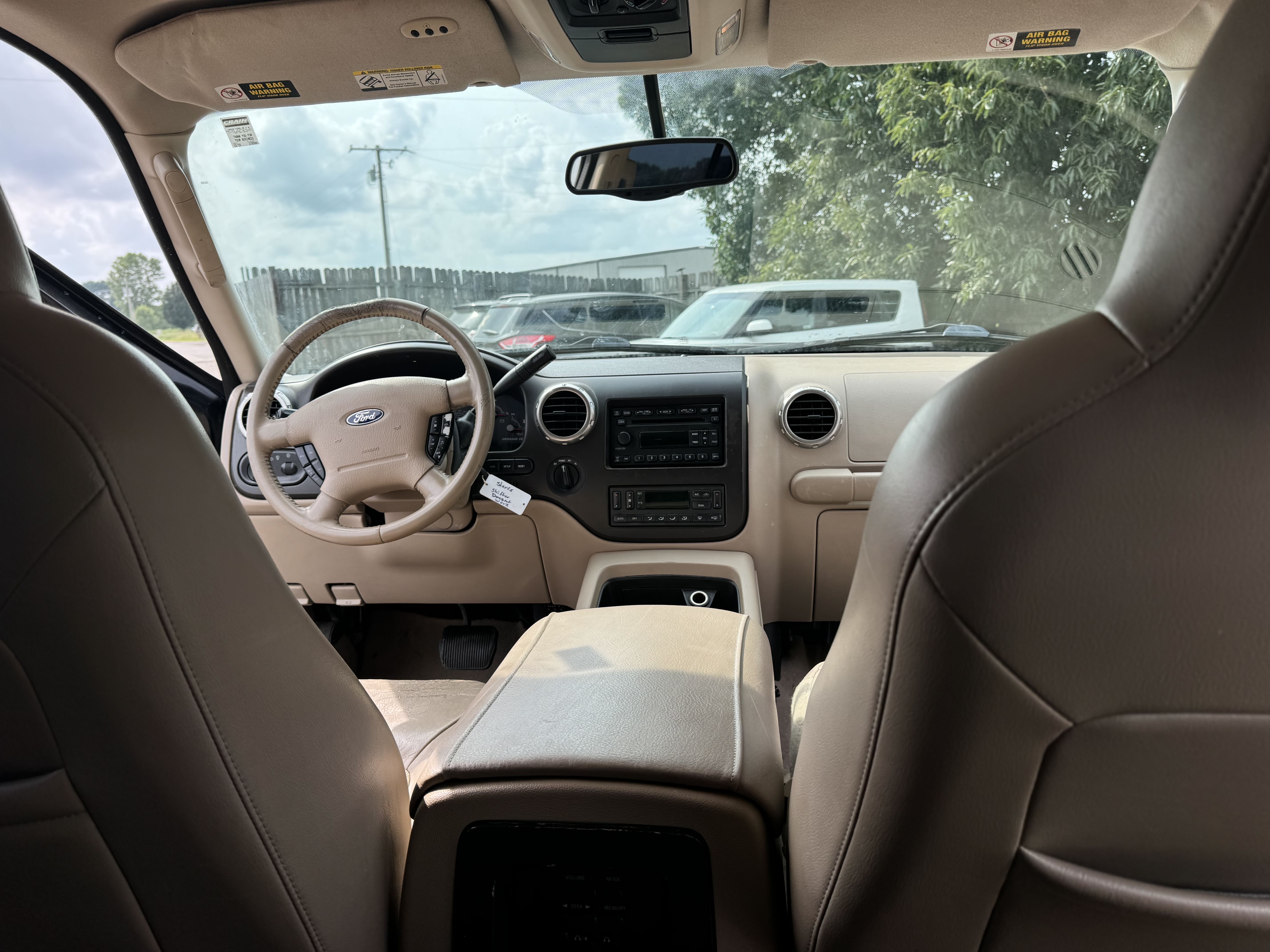 1FMPU18L94LA95083 2004 Ford Expedition Eddie Bauer