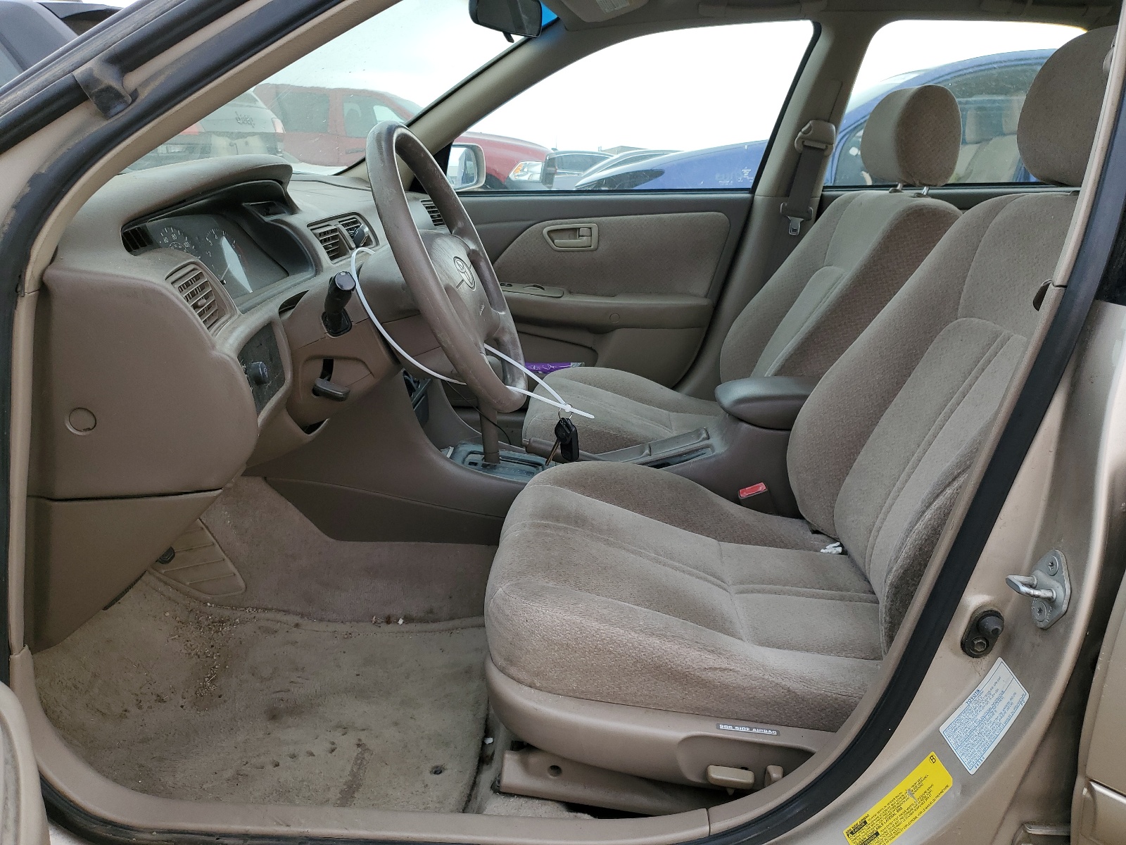 4T1BF28K4YU952637 2000 Toyota Camry Le