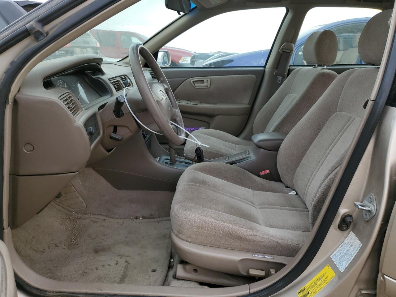 2000 Toyota Camry Le VIN: 4T1BF28K4YU952637 Lot: 64819824