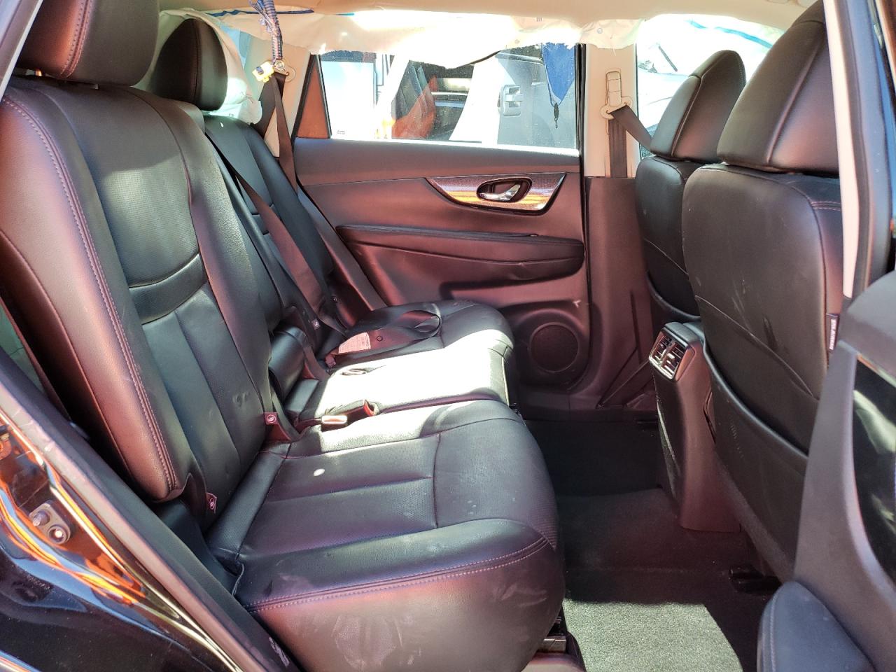 2016 Nissan Rogue - Image 11