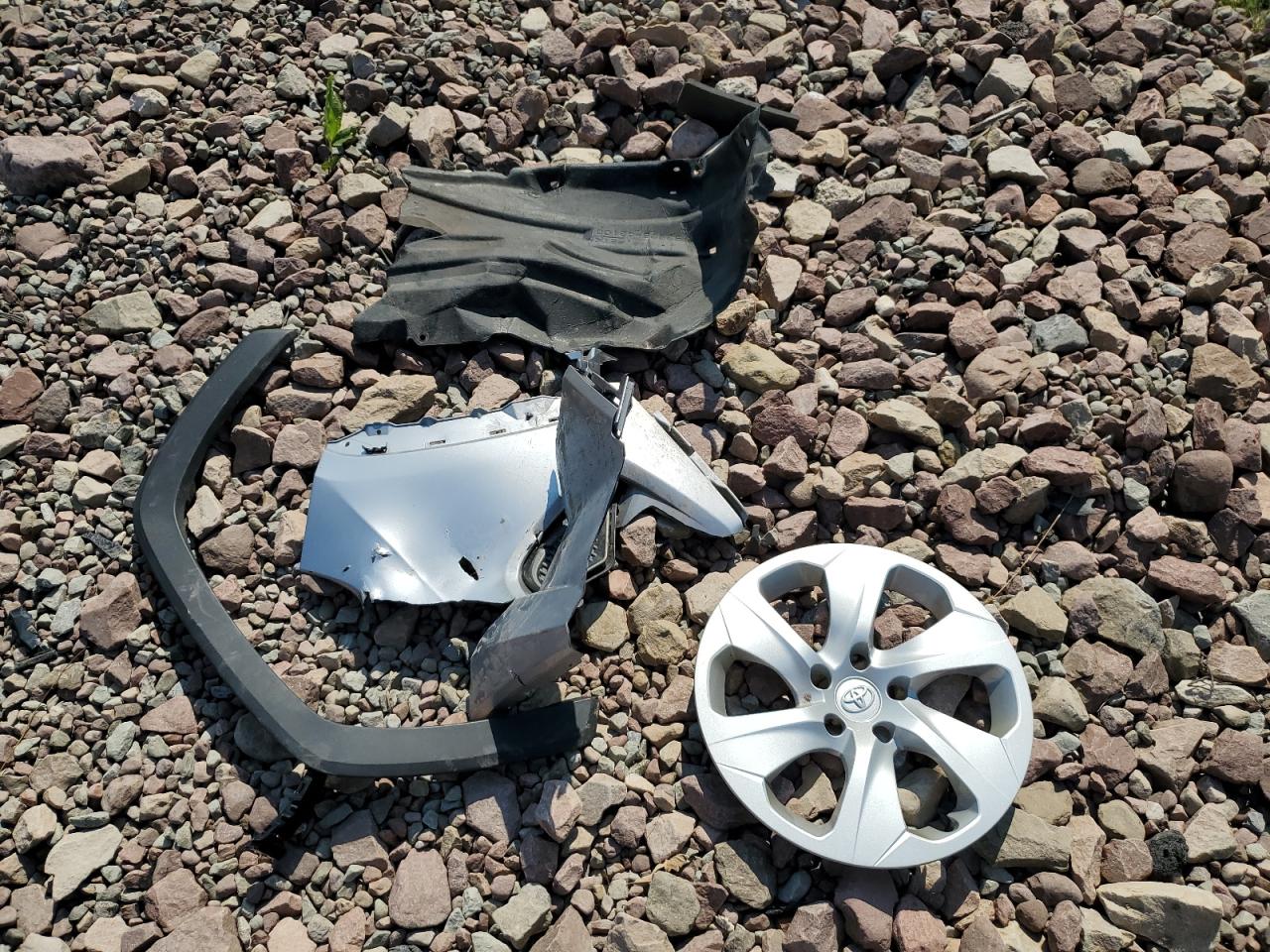 2019 Toyota Rav4 Le VIN: JTMF1RFV2KD035052 Lot: 62286014