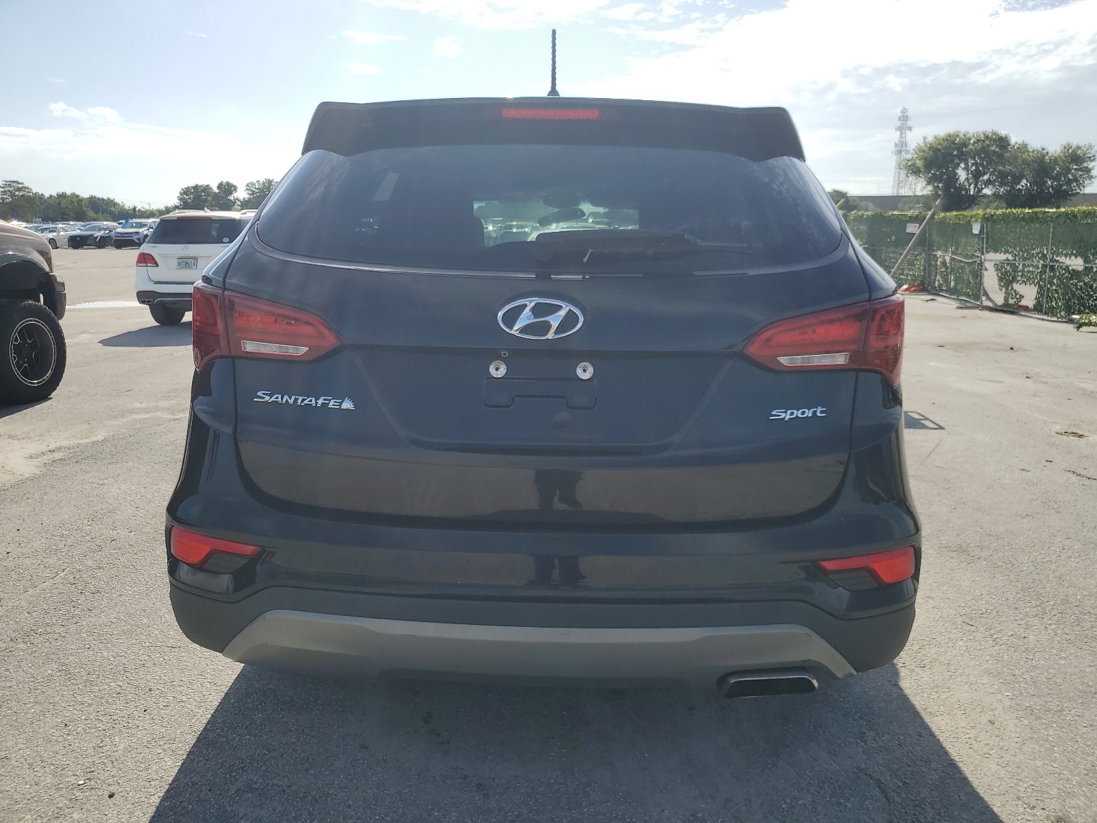 2018 Hyundai Santa Fe Sport vin: 5NMZT3LB6JH061612