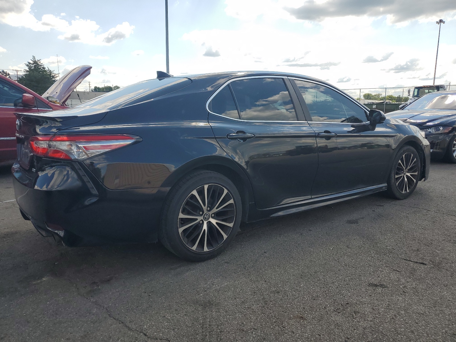 2019 Toyota Camry L vin: 4T1B11HK7KU775419