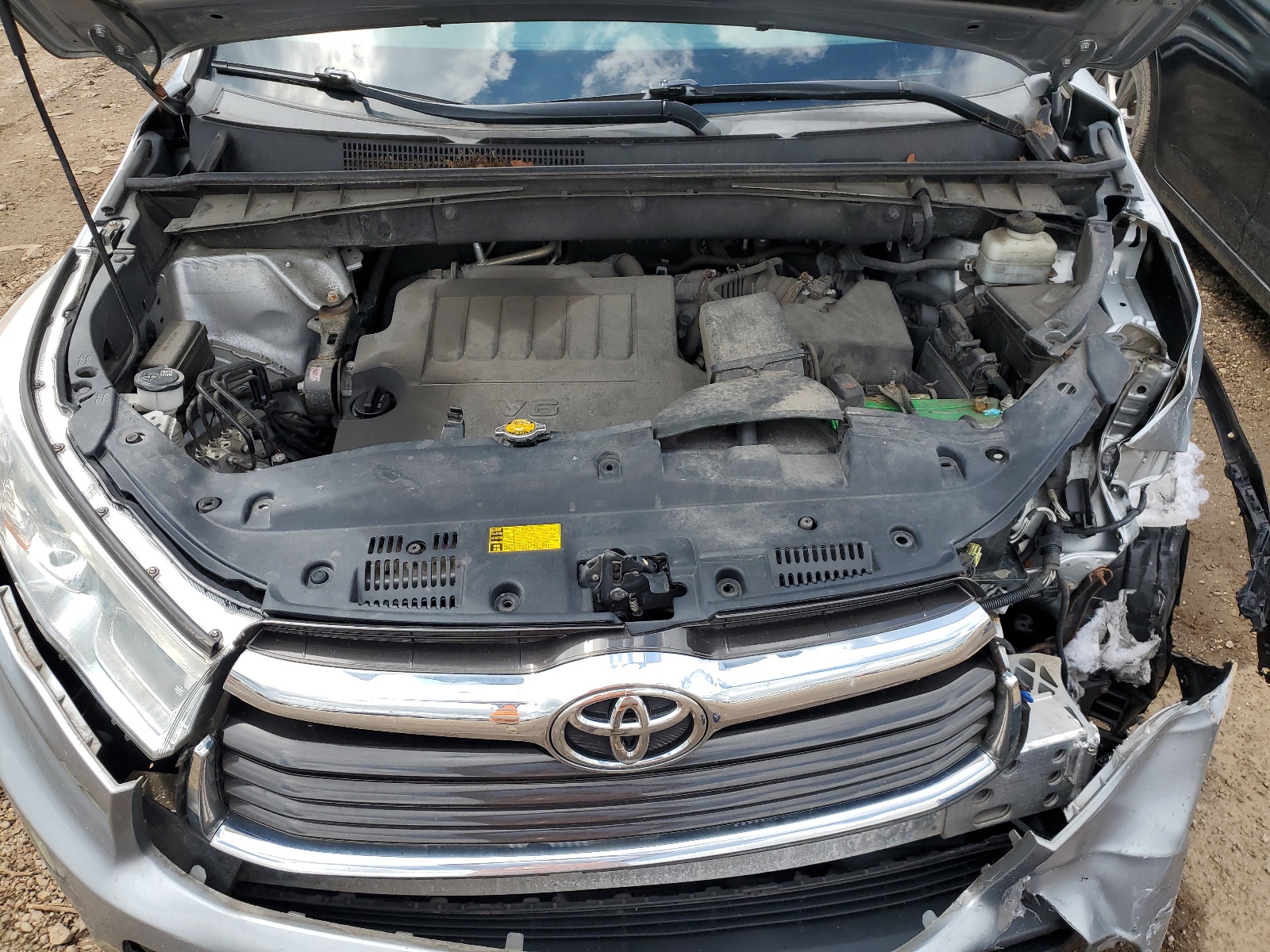 5TDJKRFH5FS180128 2015 Toyota Highlander Xle