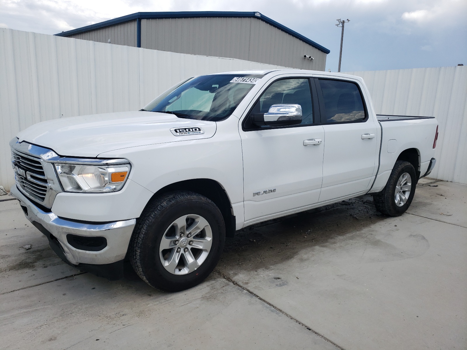 2024 Ram 1500 Laramie vin: 1C6RREJT8RN220240