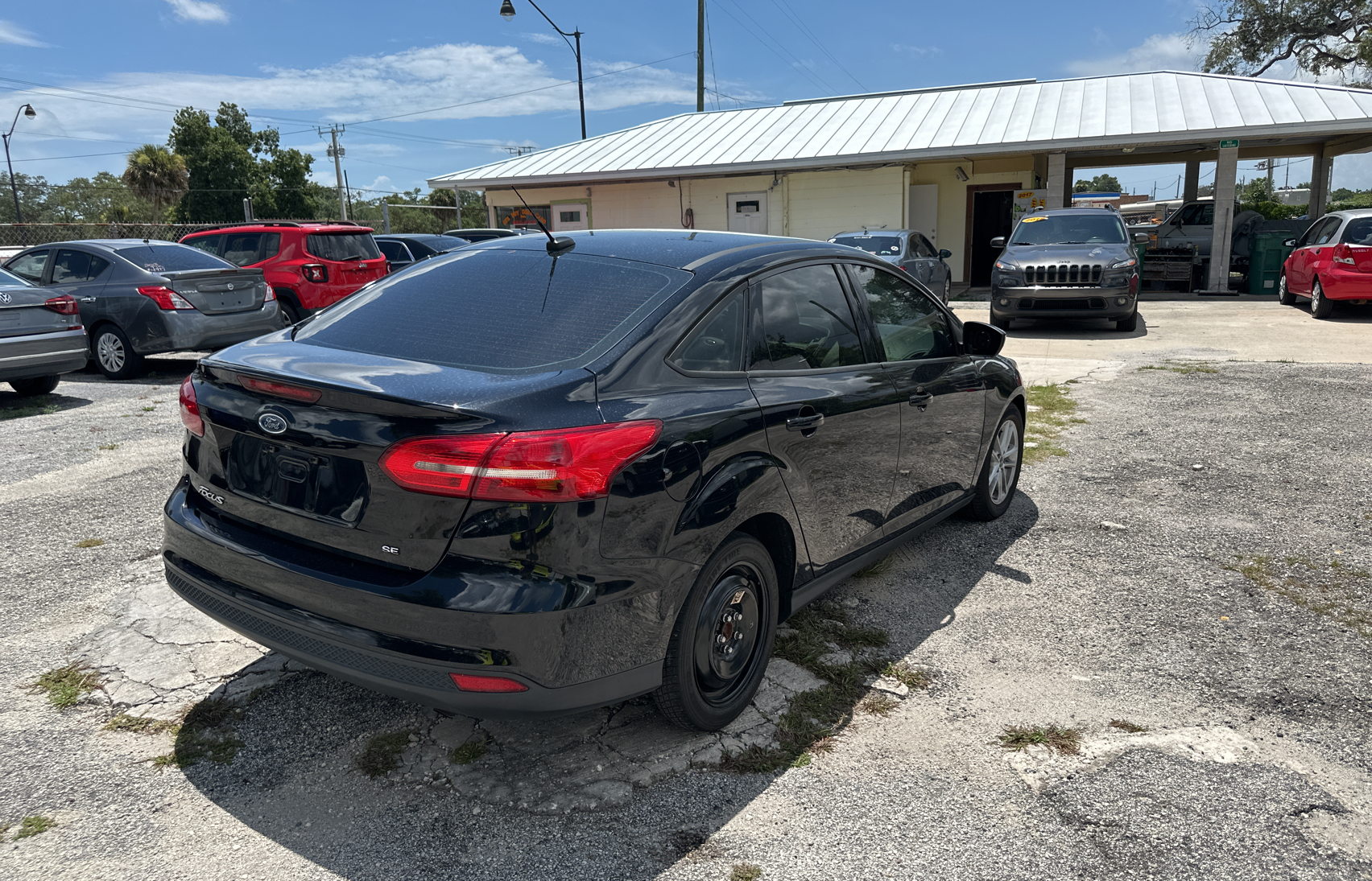 2018 Ford Focus Se vin: 1FADP3F28JL291604