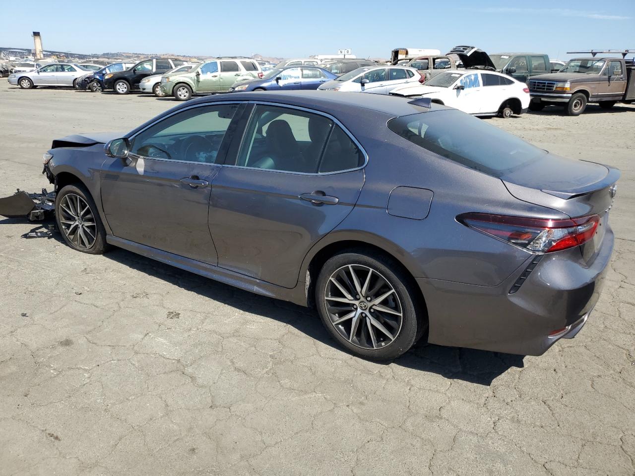 4T1T11AK6MU498067 2021 TOYOTA CAMRY - Image 2