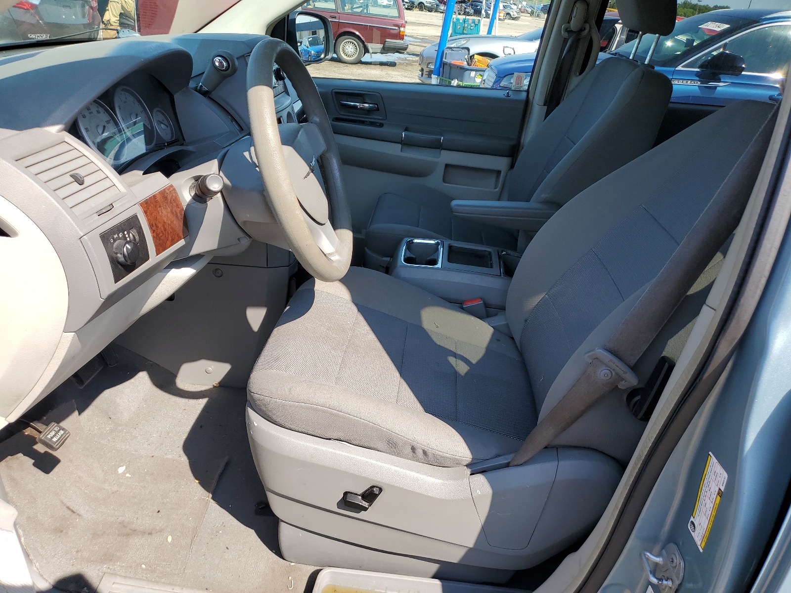 2A8HR44E59R655157 2009 Chrysler Town & Country Lx