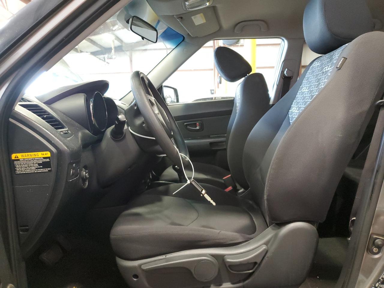 2011 Kia Soul + VIN: KNDJT2A27B7271025 Lot: 61877964