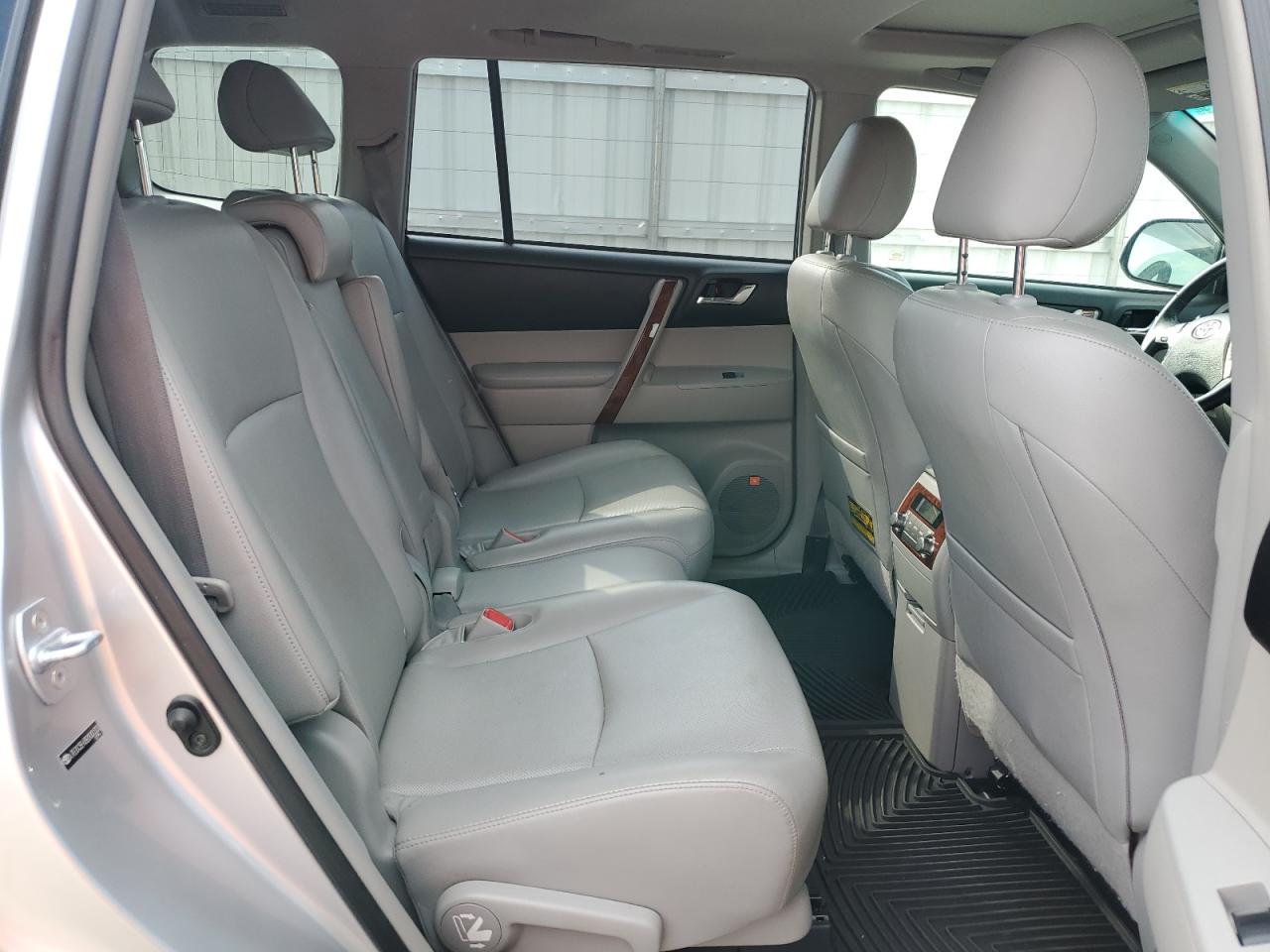 2011 Toyota Highlander Hybrid Limited VIN: JTEDC3EH3B2000330 Lot: 64026774