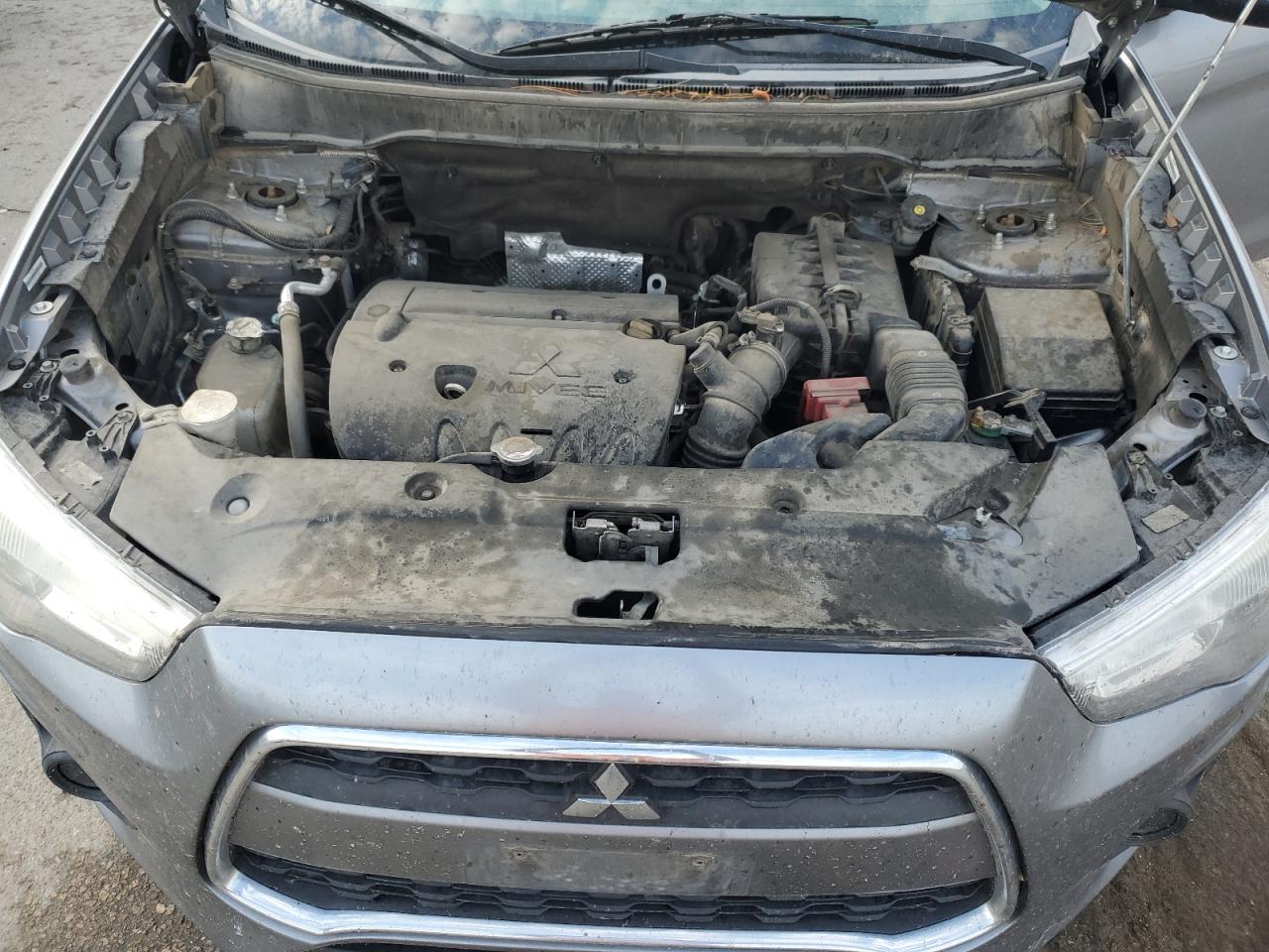 2015 Mitsubishi Outlander - Image 12
