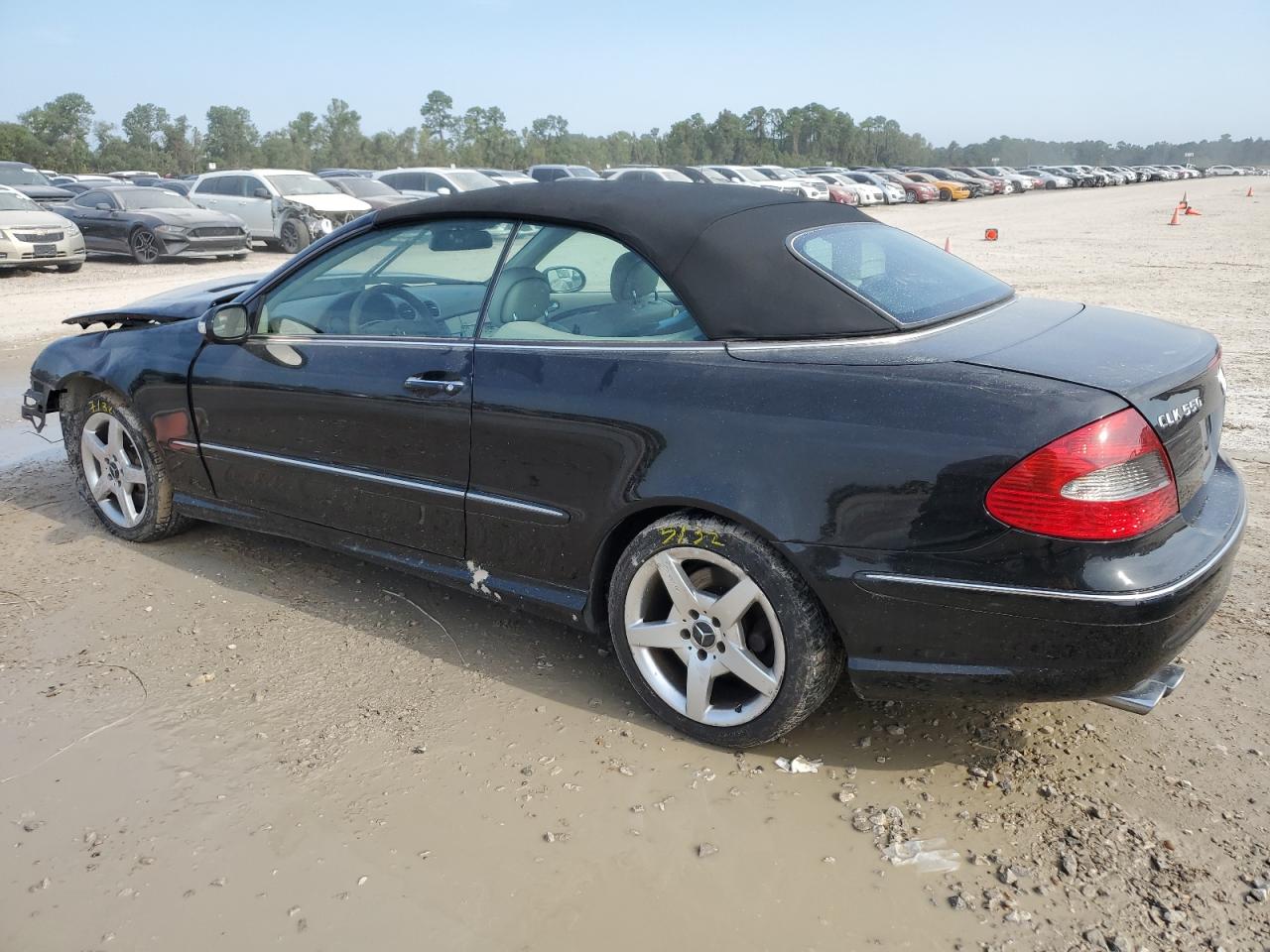 2007 Mercedes-Benz Clk 550 VIN: WDBTK72GX7T075239 Lot: 63916384