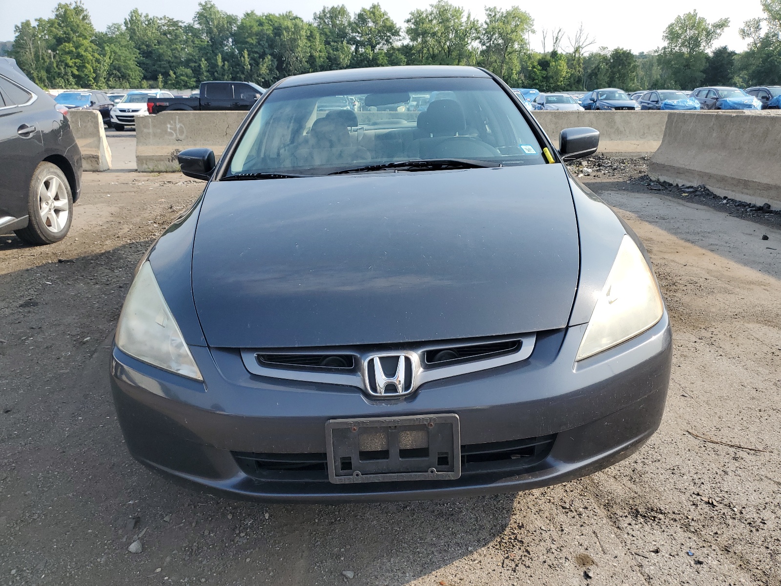 1HGCM66365A052211 2005 Honda Accord Lx