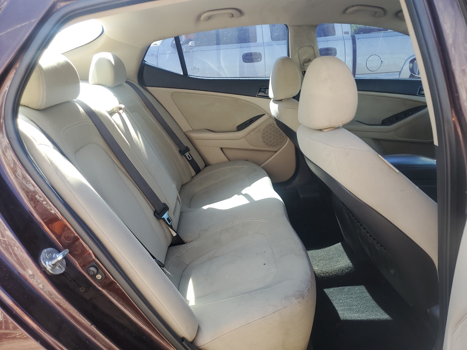 KNAGM4A77B5118457 2011 Kia Optima Lx