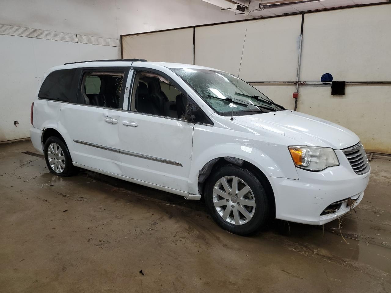 2013 Chrysler Town & Country - Image 4