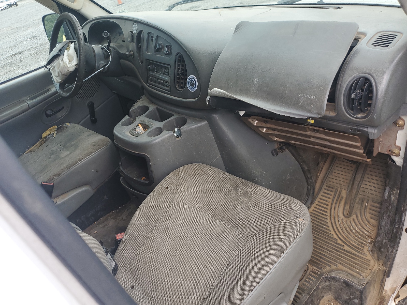 1FTNE24L83HB93026 2003 Ford Econoline E250 Van