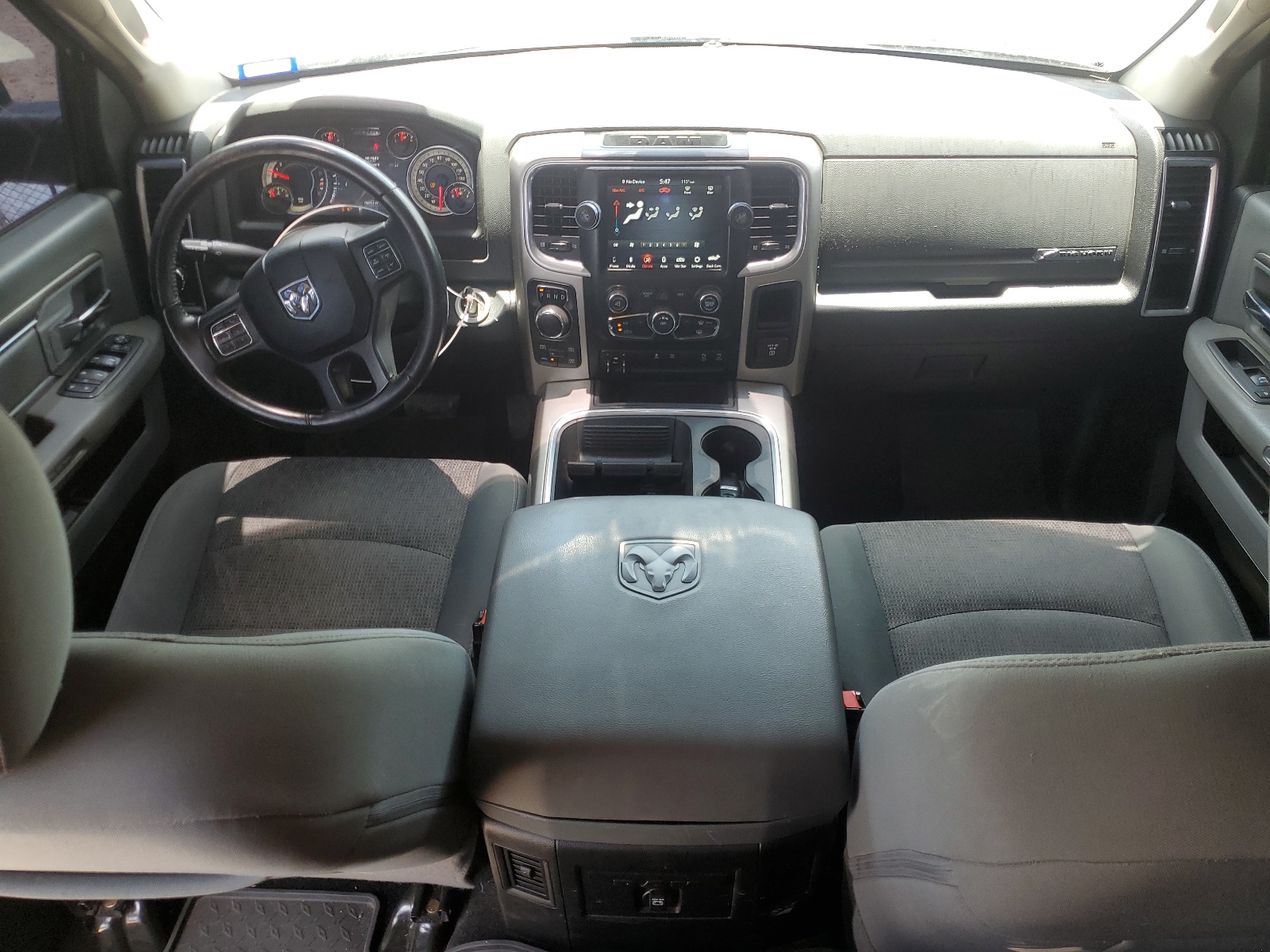 3C6RR7LT2JG140146 2018 Ram 1500 Slt