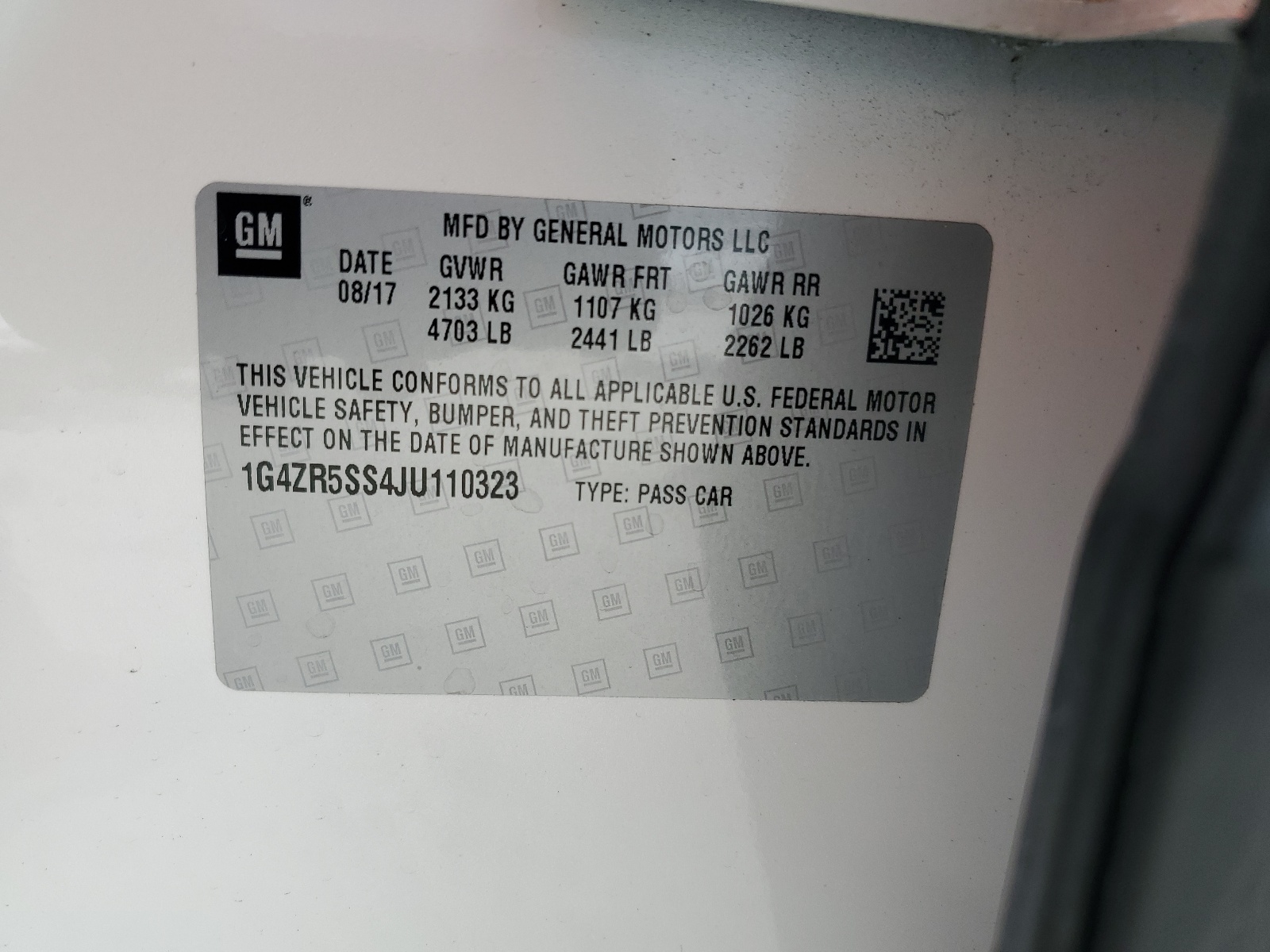 1G4ZR5SS4JU110323 2018 Buick Lacrosse Premium