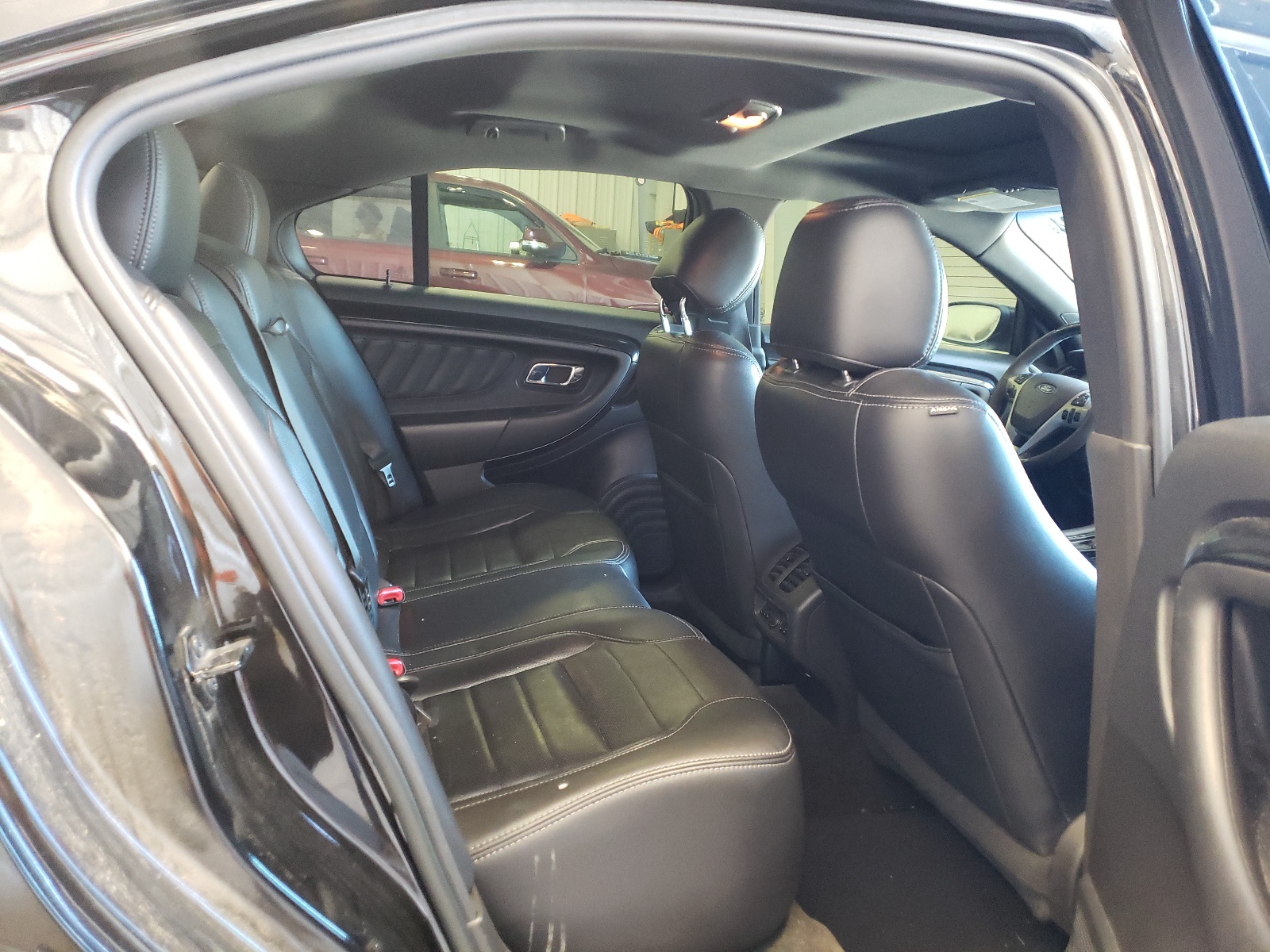 1FAHP2KT4DG118590 2013 Ford Taurus Sho