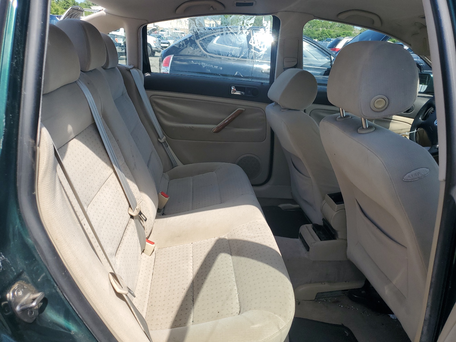 WVWMD23B9YP216236 2000 Volkswagen Passat Gls