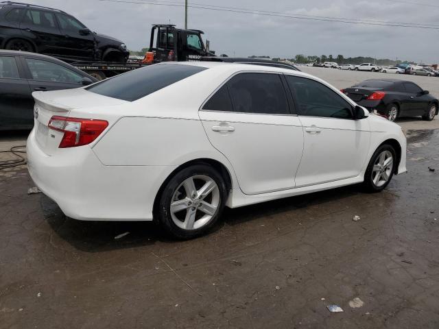  TOYOTA CAMRY 2014 Белый