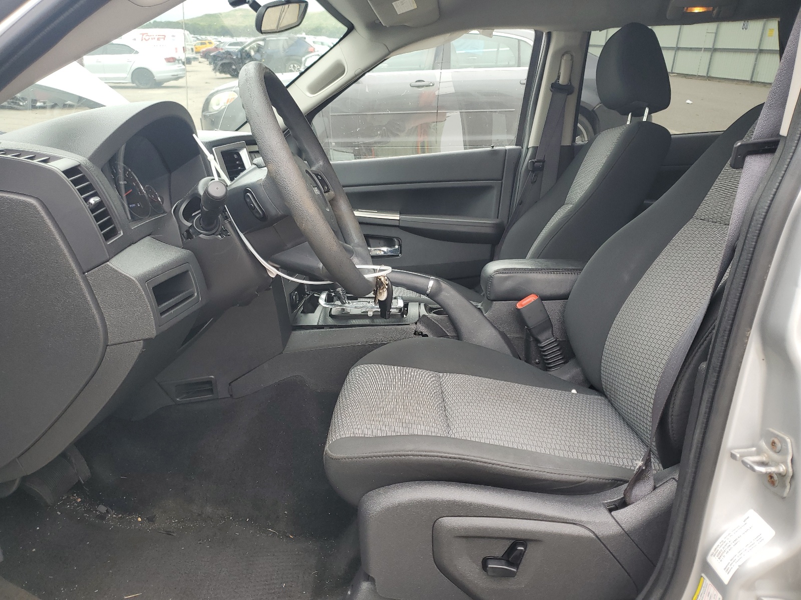 1J8GR48K99C536015 2009 Jeep Grand Cherokee Laredo