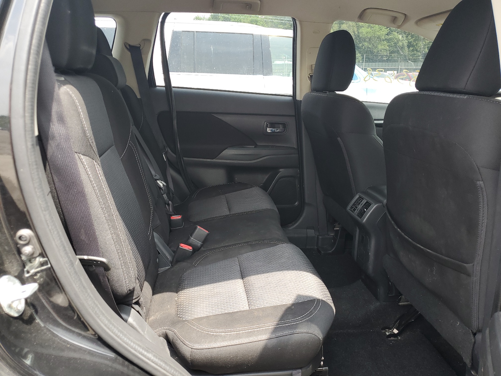 JA4AZ3A30LZ017718 2020 Mitsubishi Outlander Se