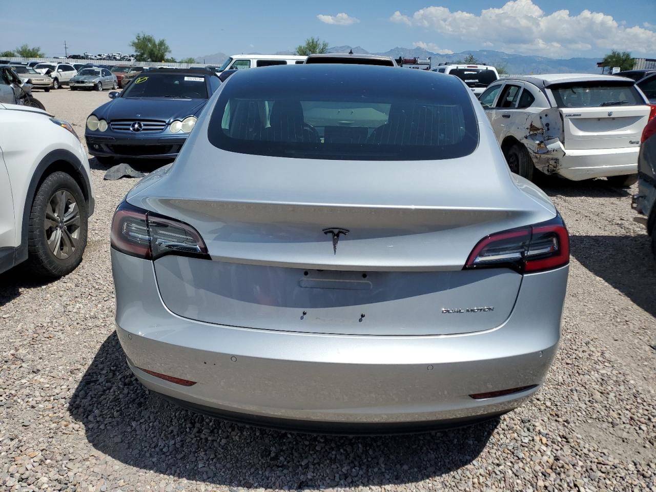 2018 Tesla Model 3 VIN: 5YJ3E1EB1JF121461 Lot: 64605714